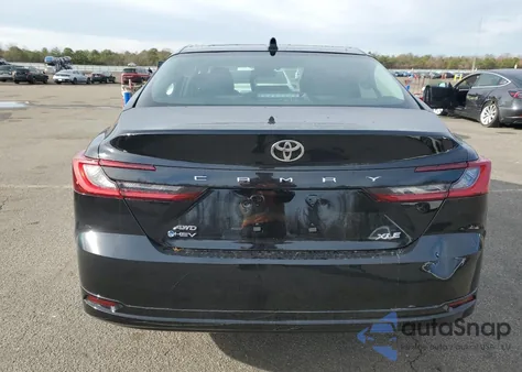 2026 Toyota Camry Night Shade z USA, uszkodzony, nr VIN 4T1DBADK4TU039986